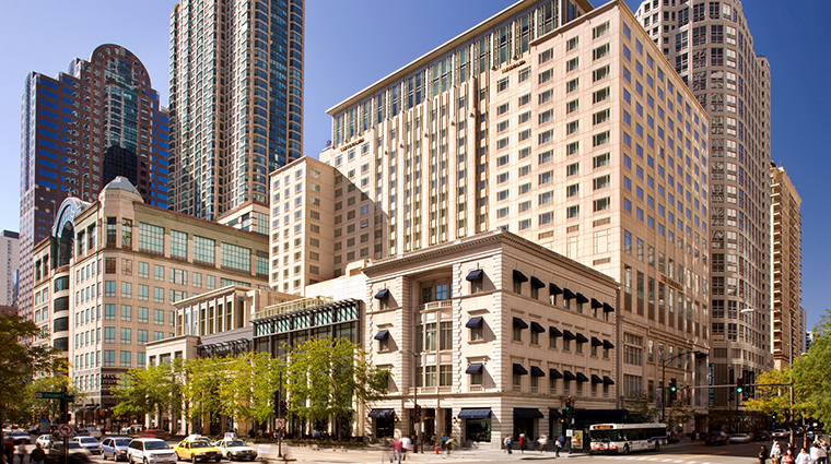 The Peninsula Chicago Hotels United States Property Thepeninsulachicago Hotel Exterior Exteriordaytime Thepeninsulahotels
