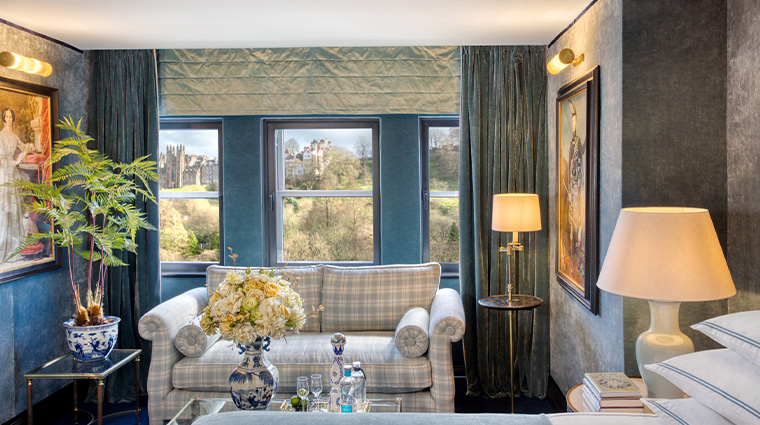 100 princes street junior suite castle view