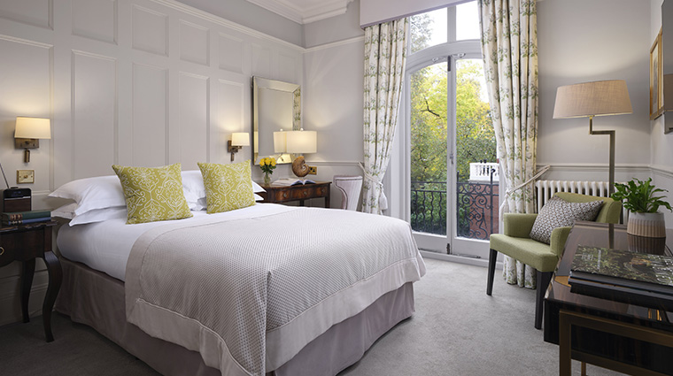 11 cadogan gardens guestroom