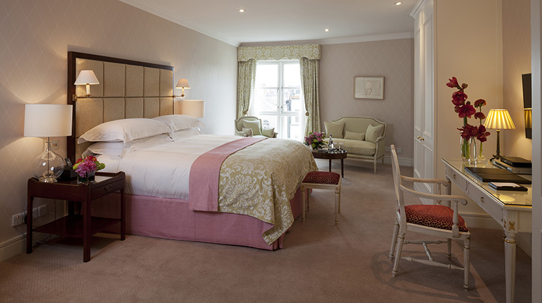 Property TheMerrion Hotel GuestroomSuite ThePenthouseSuiteMasterBedroom TheMerrionHotel