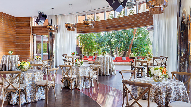 Red robinson casino restaurant