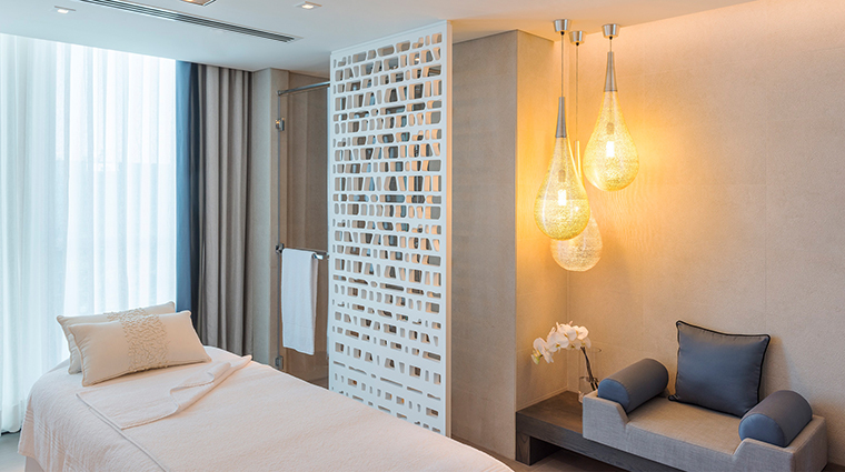 Sheraton Grand Hotel Dubai Shine Spa Treatment Room