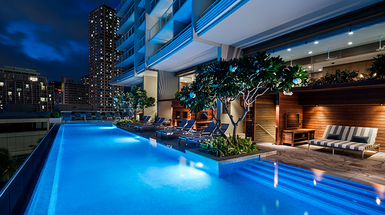 The Ritz Carlton Waikiki infinity pool