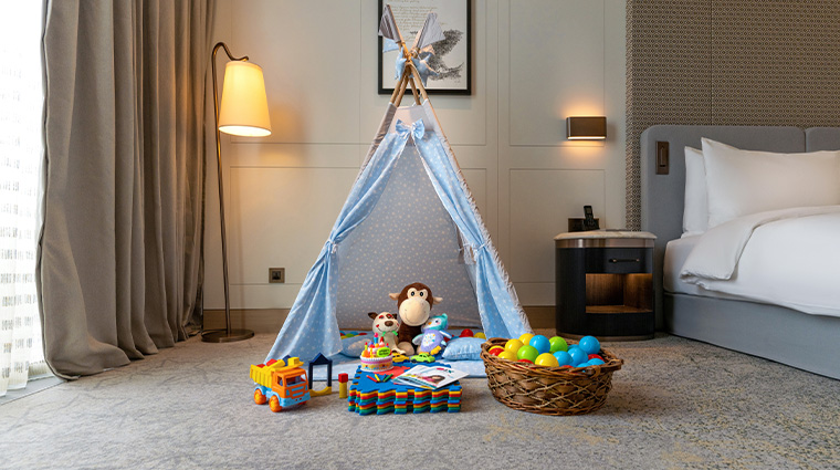 address instanbul kids play in room