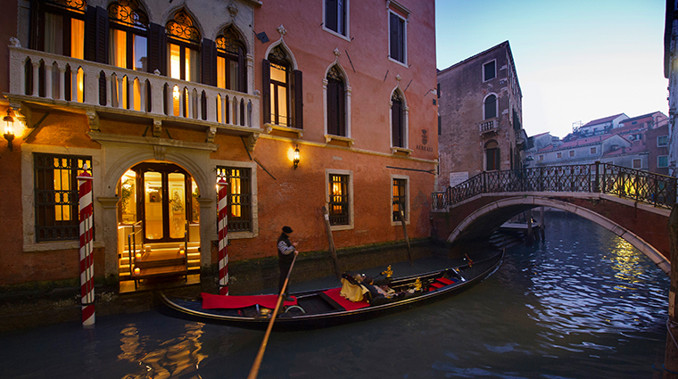 ai reali di venezia exterior and canal