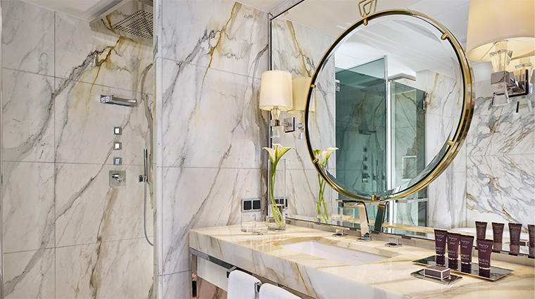 al habtoor palace budapest nora suite bathroom