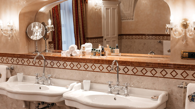 alchymist grand hotel spa bathroom