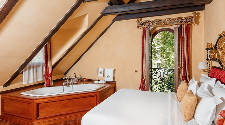 alchymist grand hotel spa guestroom3