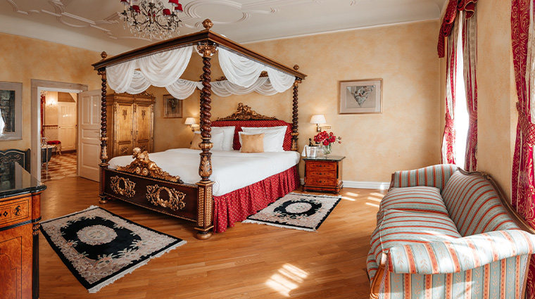 alchymist grand hotel spa guestroom4