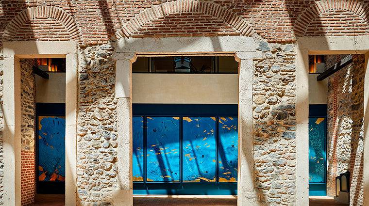 aliee istanbul courtyard art pieces