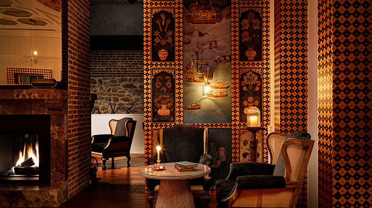 aliee istanbul pink bar