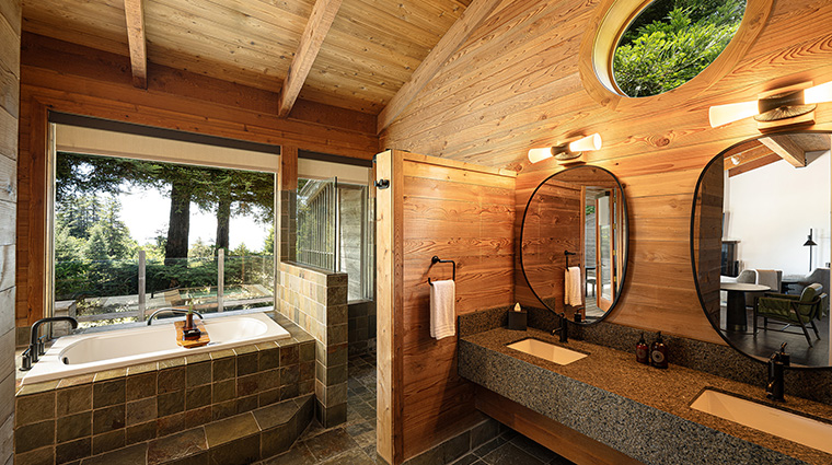 alila ventana big sur bathroom2
