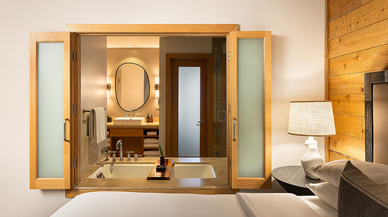 alila ventana big sur bedroom detail2