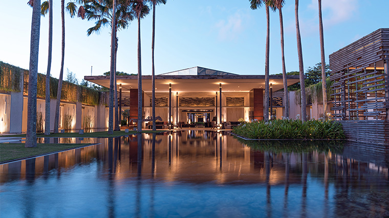 alila villas lobbynight