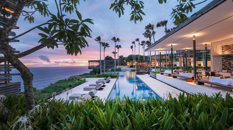 alila villas uluwatu Cire Pool during sunset