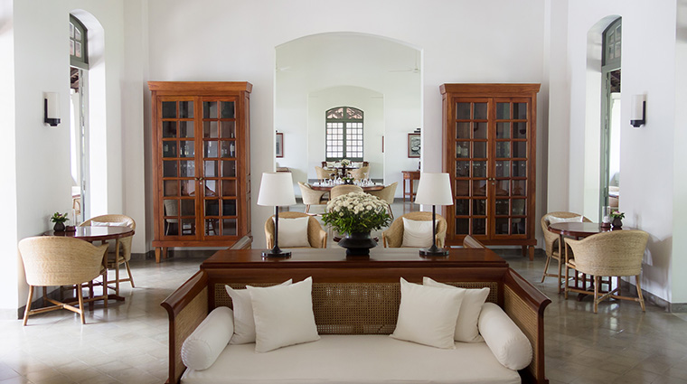 amantaka dining bar interior