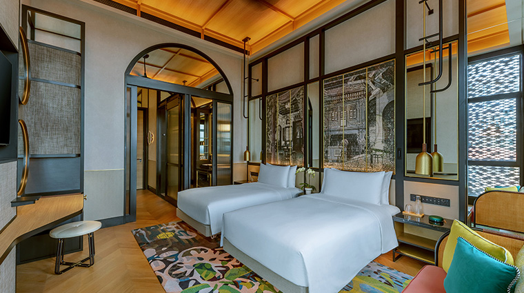 artyzen singapore hotel deluxe balcony twin bedroom