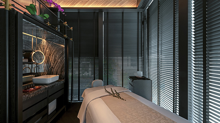 artyzen singapore hotel spa treatment room