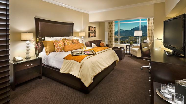 atlantis casino resort spa concierge room guestroom