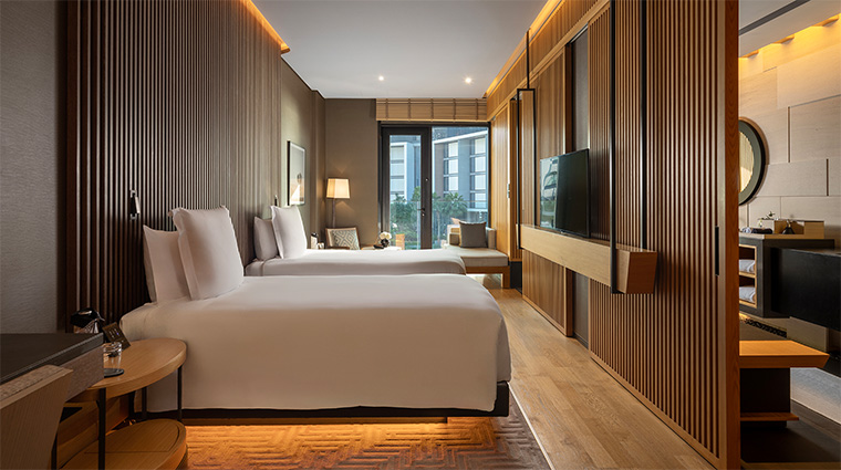 banyan tree dubai bliss guestroom twin bed