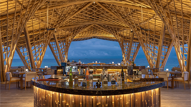 banyan tree vabbinfaru madi hiya bar