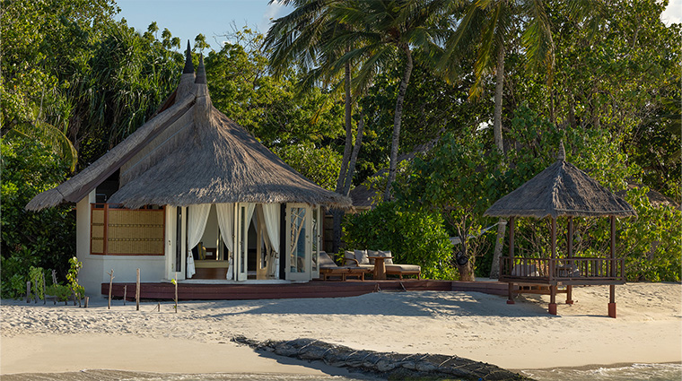 banyan tree vabbinfaru villa