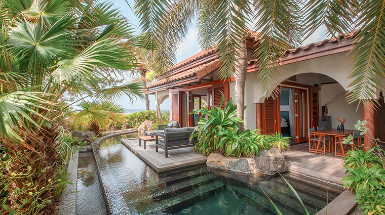 baoase luxury resort beachfront pool suite2