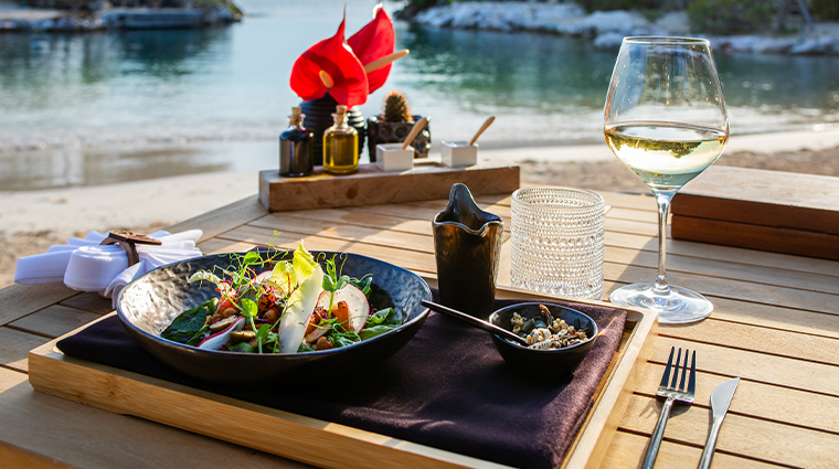baoase luxury resort culinary beach restaurant2