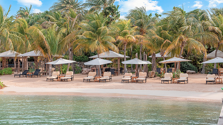 baoase luxury resort private beach2