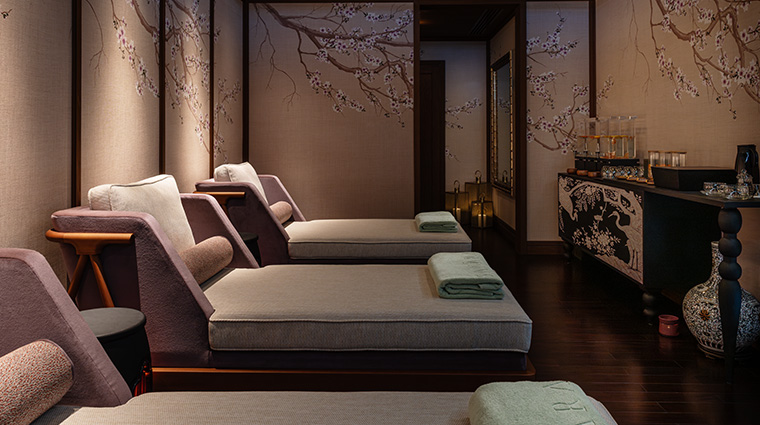 battitude spa male relaxation area