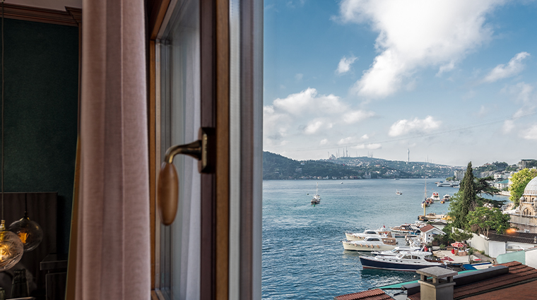 bebek hotel by the stay corner suite view