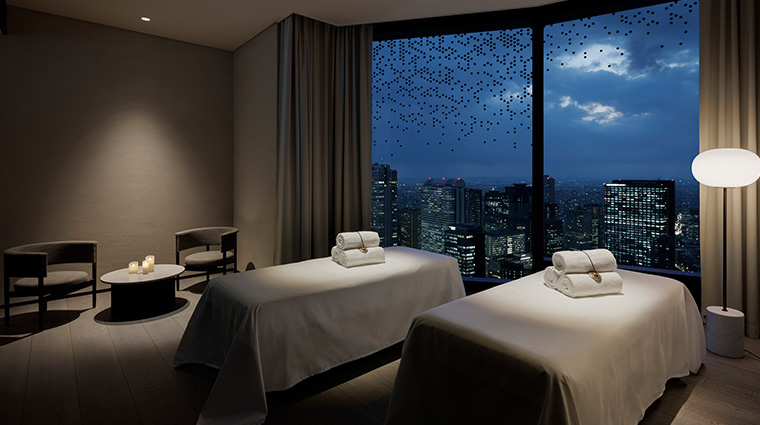 bellustar tokyo a pan pacific hotel treatment room night