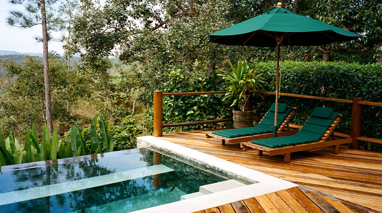 blancaneaux lodge loungers