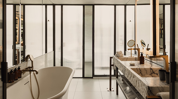 brach paris bathroom