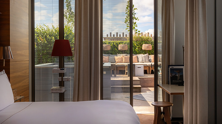 brach paris guestroom2