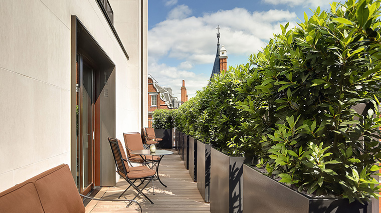bvlgari hotel london balcony by day