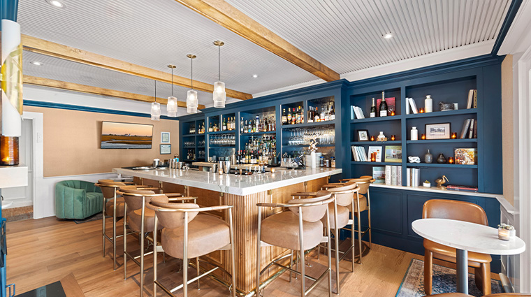 chatham inn the wine bar26
