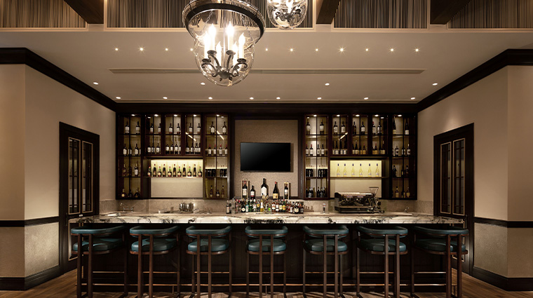 chiado bar counter area