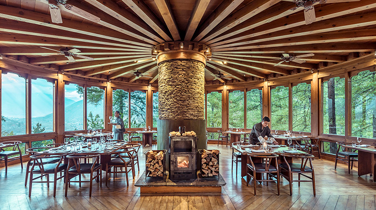 como uma paro bukhari restaurant overlooking paro valley