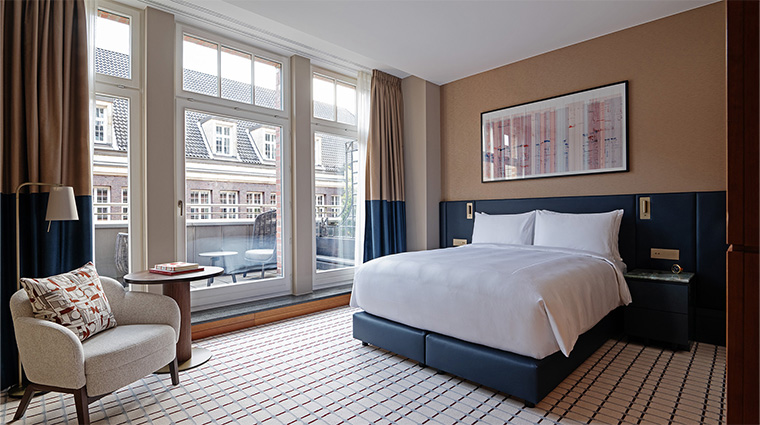 conrad hamburg deluxe balcony bed