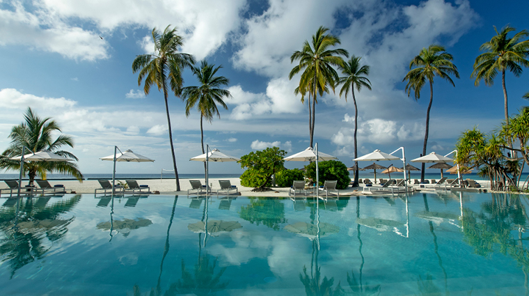 constance halaveli maldives main pool