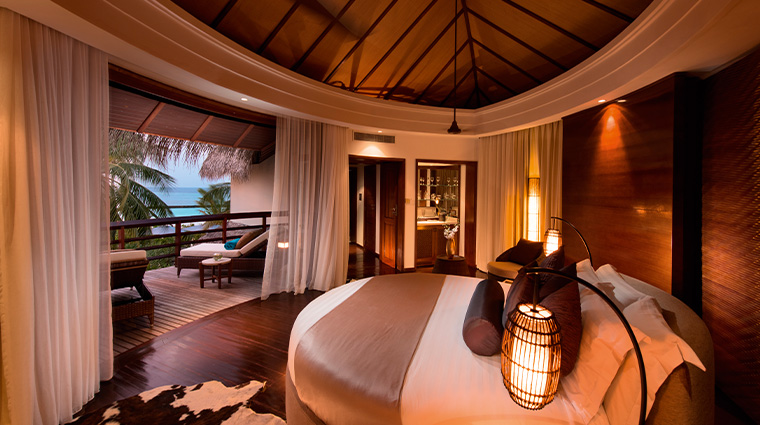 constance halaveli maldives presidential suite bedroom