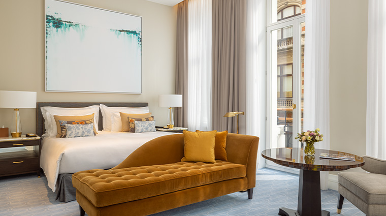 corinthia brussels deluxe room bedroom