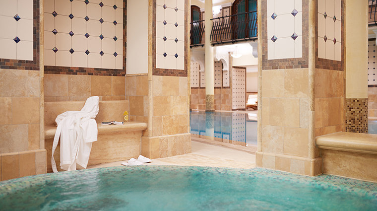 corinthia budapest spa jacuzzi