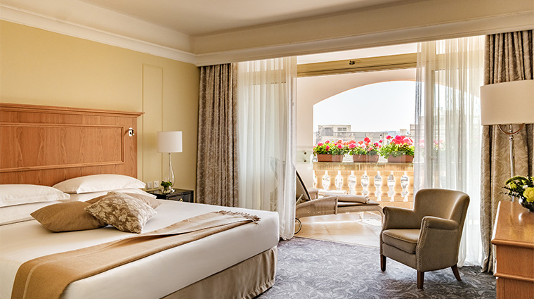 corinthia palace malta new guestroom