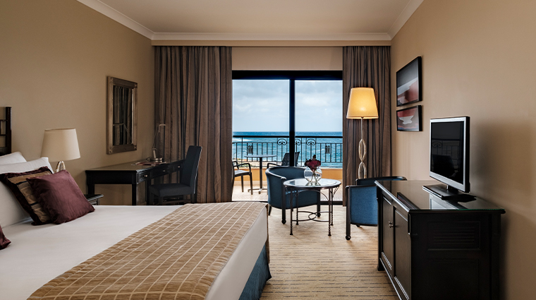 corinthia st georges bay malta executive club room