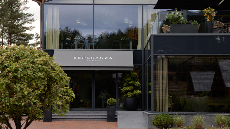 esperanza lake resort entrance