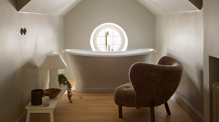 ett hem attic suite bathtub