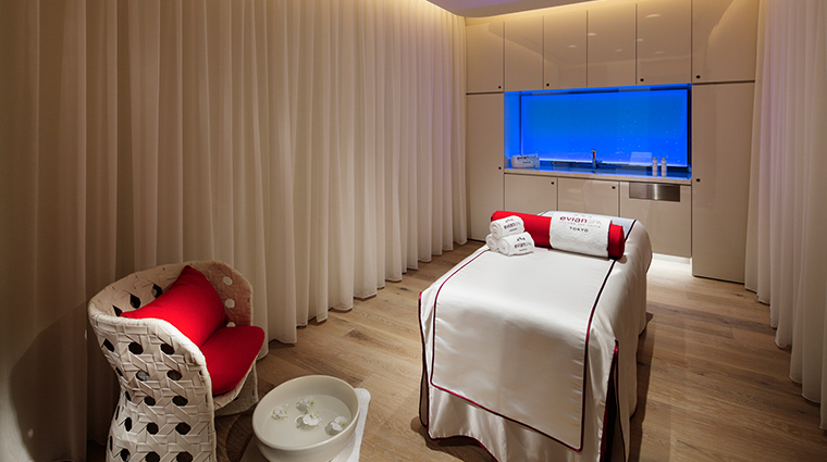 evian spa at palace hotel tokyo treatment room