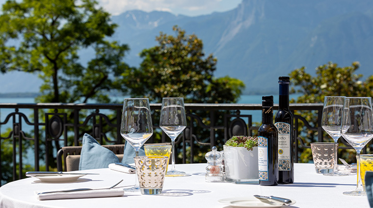 fairmont le montreux palace table
